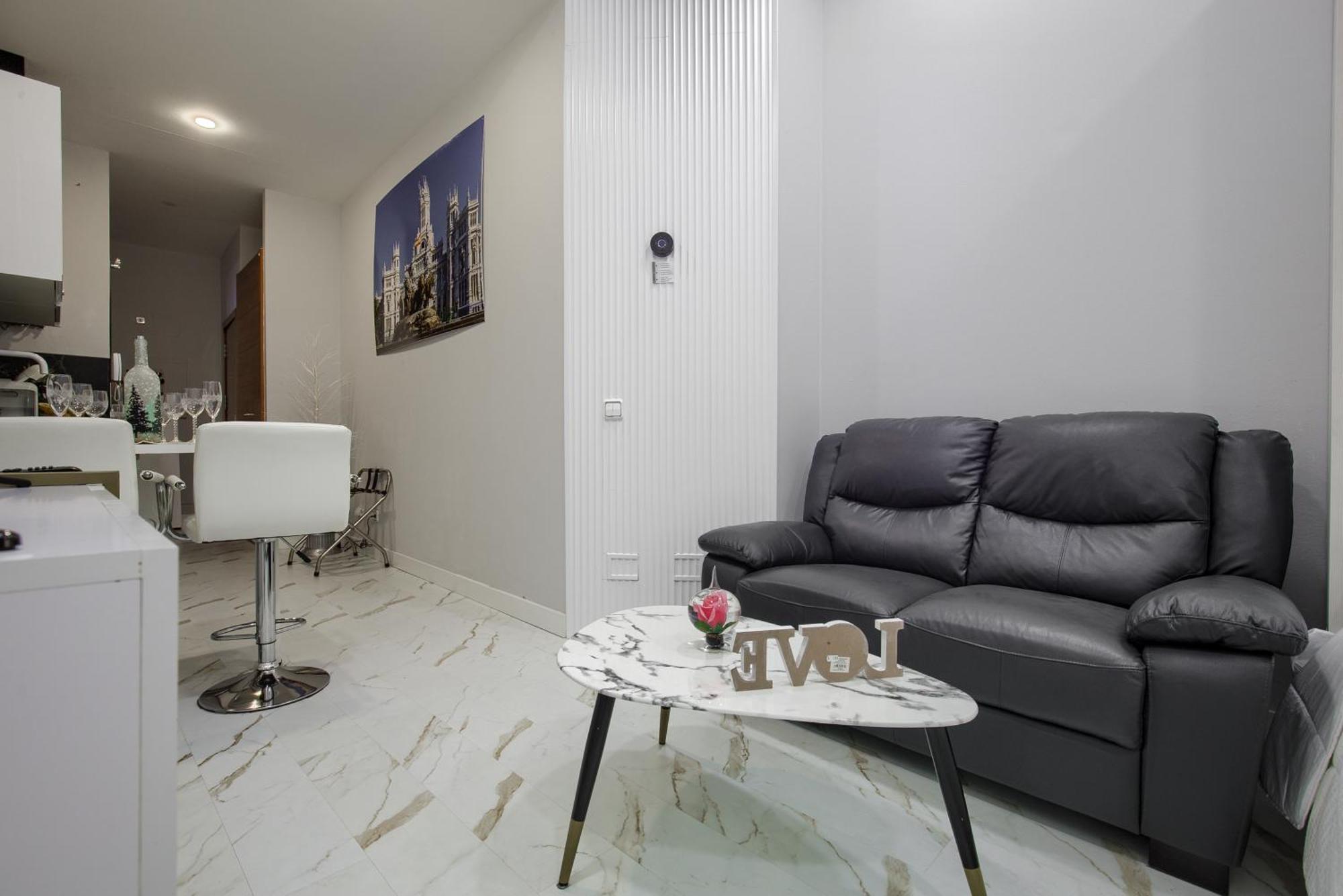 Lovely Apartment In Gran Via Madrid Buitenkant foto